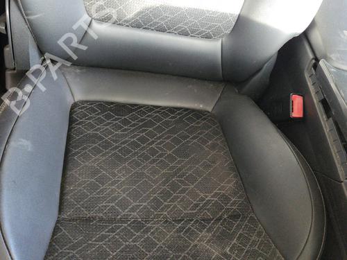 Right front seat PEUGEOT 3008 I MPV (0U_) 2.0 HDi Hybrid4 | BP27657119C16
