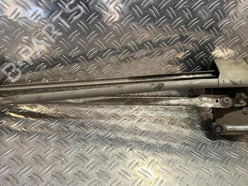Used Front wiper motor Front wiper motor CITROËN JUMPER I Van (244) 2.0 HDi (84 hp) 21507702 21507702