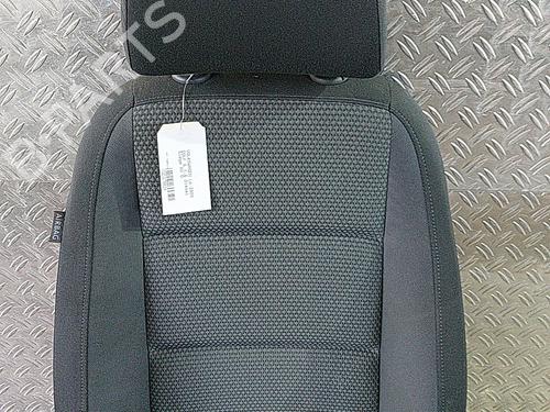 Used Right front seat VW GOLF VI (5K1) 1.6 TDI (105 hp) 21504430