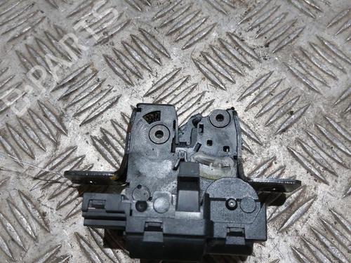 Used Tailgate lock RENAULT CLIO III (BR0/1, CR0/1) 1.5 dCi (88 hp) 21505193