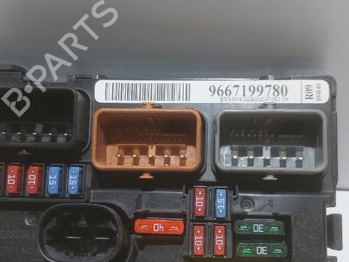 Used Fuse box Fuse box CITROËN C3 Picasso (SH_) 1.6 HDI 90 (92 hp) 32438447 32438447