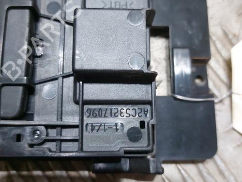 Used Card reader Card reader RENAULT LAGUNA III (BT0/1) 2.0 dCi (BT07, BT0J, BT14, BT1A, BT1S) (131 hp) 21504868 21504868