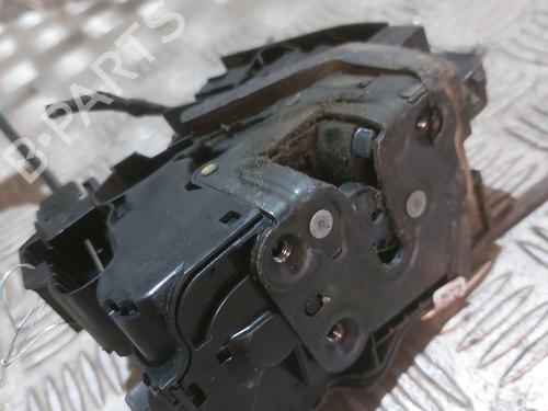 front-right-lock-renault-megane-iv-hatchback-b9amn_-2015-23041861 main image