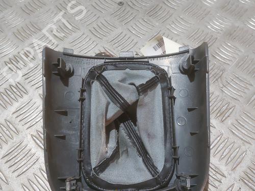 Used Shift knob Shift knob TOYOTA RAV 4 II (_A2_) 2.0 D 4WD (CLA20_, CLA21_, CLA20R, CLA21R) (116 hp) 27568561 27568561