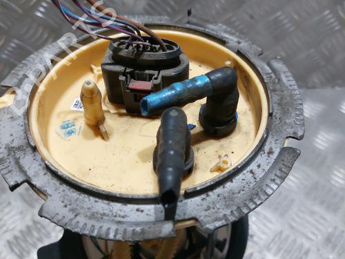 Used Fuel pump Fuel pump VW GOLF VI (5K1) 2.0 TDI (110 hp) 21514074 21514074