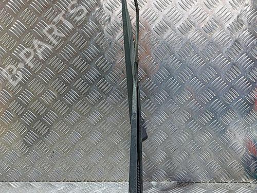 Used Front windshield wiper arm PEUGEOT 1007 (KM_) 1.6 16V (109 hp) 21514859