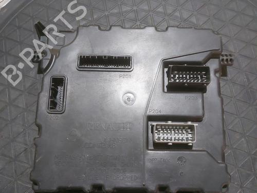 Used Fuse box RENAULT KANGOO / GRAND KANGOO II (KW0/1_) 1.5 dCi 90 (KW05, KW08, KW0G, KW11) (90 hp) 27657081