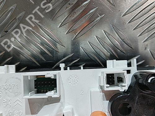 Climate control PEUGEOT 208 I (CA_, CC_) 1.2 VTI 82 | BP21504368I5