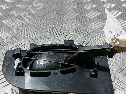 Used Front left interior door handle Front left interior door handle PEUGEOT 206+ (2L_, 2M_) 1.4 HDi eco 70 (68 hp) 21509002 21509002