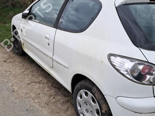 Left headlight PEUGEOT 206 Hatchback (2A/C) 1.4 i | BP26461836C28 