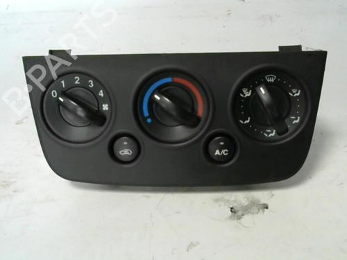 Commande Chauffage FORD FIESTA V (JH_, JD_) 1.4 TDCi (68 hp) 28620363