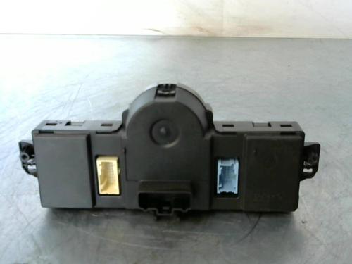 climate-control-renault-clio-iii-br01-cr01-2005-2006-2007-2008-2009-2010-2011-2012-2013-2014-29027906 main image