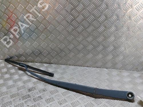 Used Front windshield wiper arm KIA SPORTAGE III (SL) 2.0 CRDi AWD (136 hp) 21505871