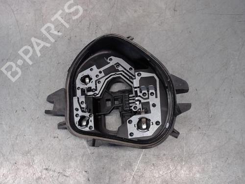 Used Lamp holder Lamp holder PEUGEOT 208 I (CA_, CC_) 1.4 HDi (68 hp) 30725593 30725593
