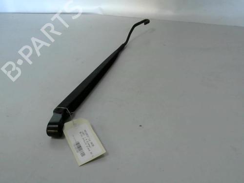 Used Front windshield wiper arm PEUGEOT 1007 (KM_) 1.4 HDi (68 hp) 26152659