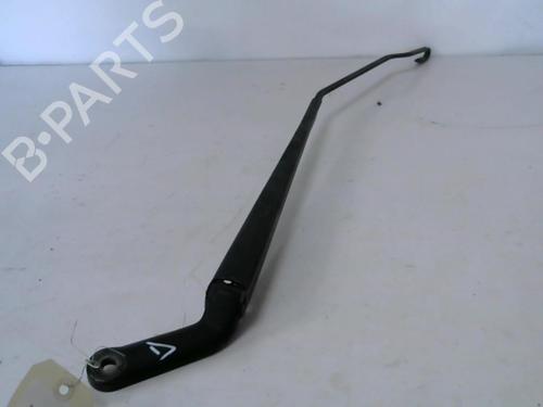 Used Front windshield wiper arm PEUGEOT 206 Hatchback (2A/C) 1.4 i (75 hp) 26168118