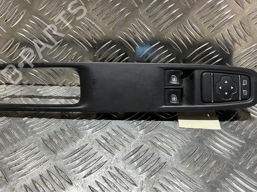 Used Left front window switch RENAULT CLIO IV (BH_) 1.5 dCi 75 (75 hp) 21511627