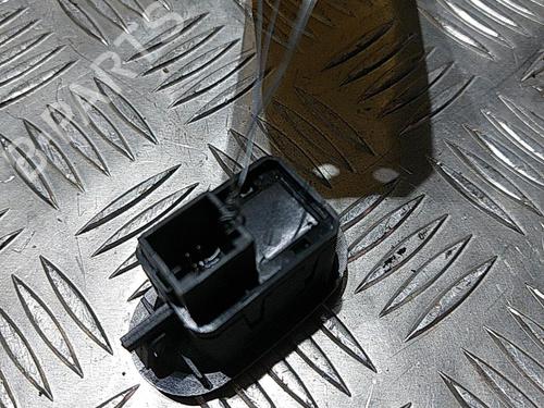 Used Left front window switch PEUGEOT 1007 (KM_) 1.6 16V (109 hp) 21514849