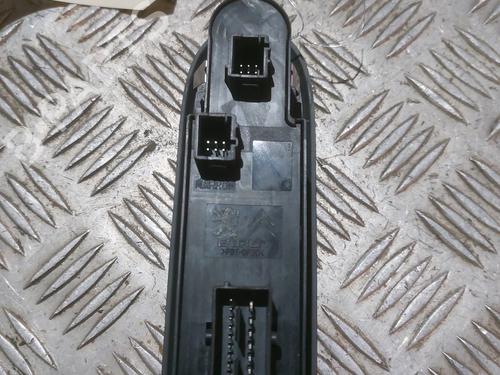 Used Left front window switch Left front window switch PEUGEOT 508 SW I (8E_) 2.0 HDi (163 hp) 24054536 24054536