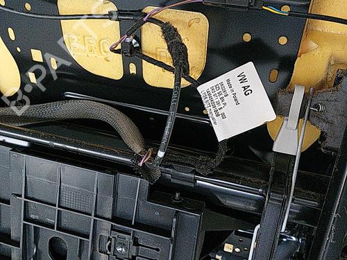 Left front seat VW GOLF VI (5K1) 1.6 TDI | BP21504429C15 
