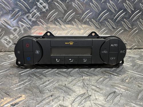 Used Climate control FORD FIESTA V (JH_, JD_) 1.4 TDCi (68 hp) 21515766