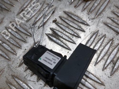 Used Warning switch Warning switch CITROËN C5 III (RD_) 2.0 HDi (RDRHD8, RDRHDJ, RDRHR8, RDRHRJ) (136 hp) 21507792 21507792
