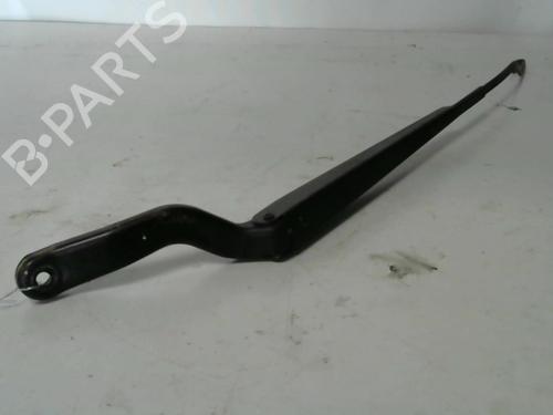 Used Front windshield wiper arm FORD FIESTA V (JH_, JD_) 1.4 TDCi (68 hp) 28620360