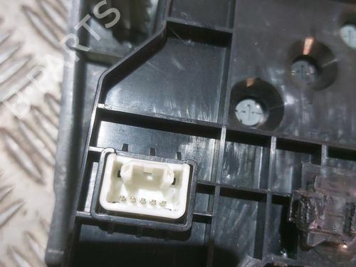 climate-control-toyota-yaris-_p9_-2005-2006-2007-2008-2009-2010-2011-2012-2013-2014-23810809 main image