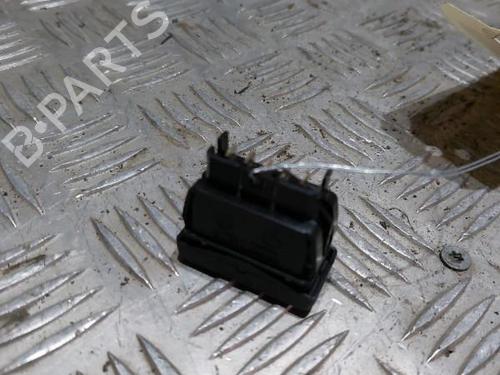 Used Left front window switch CITROËN SAXO (S0, S1) 1.6 VTL, VTR (88 hp) 21503300