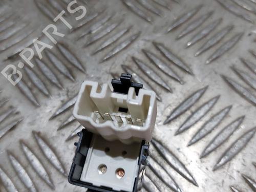 Used Right front window switch Right front window switch TOYOTA YARIS (_P1_) 1.4 D-4D (NLP10_, NLP10R) (75 hp) 21511896 21511896