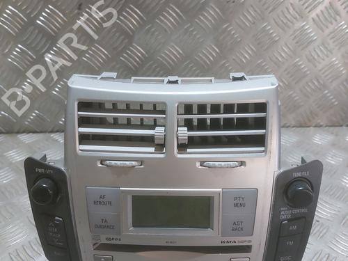 Bilradio TOYOTA YARIS (_P9_) 1.4 D-4D (NLP90_, NLP90R) (90 hp) 27248759