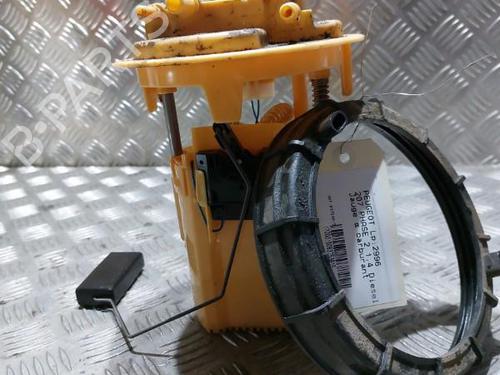 Used Fuel pump Fuel pump PEUGEOT 207 (WA_, WC_) 1.4 HDi (68 hp) 21508395 21508395
