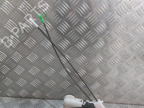 Used Front right lock TOYOTA YARIS (_P9_) 1.4 D-4D (NLP90_, NLP90R) (90 hp) 23847716