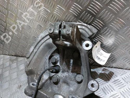 Used Right front steering knuckle BMW 1 (E87) 118 d (143 hp) 21503725