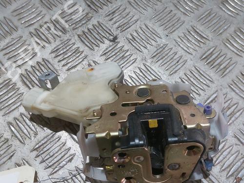 Used Front right lock NISSAN X-TRAIL I (T30) 2.2 dCi 4x4 (136 hp) 26221080