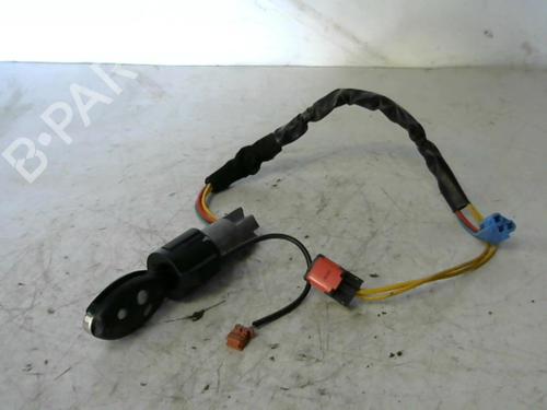 Used Ignition barrel CITROËN XSARA (N1) 1.9 D (70 hp) 26225176