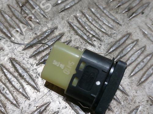 Used Right front window switch Right front window switch FORD FOCUS II (DA_, HCP, DP) 1.6 TDCi (109 hp) 21513665 21513665