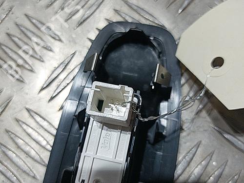 Used Right front window switch Right front window switch PEUGEOT 208 I (CA_, CC_) 1.6 HDi (92 hp) 21513143 21513143
