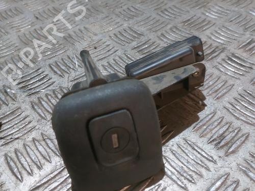 Used Tailgate handle RENAULT CLIO II (BB_, CB_) 1.9 D (B/CB0E, BB0J) (64 hp) 23811550