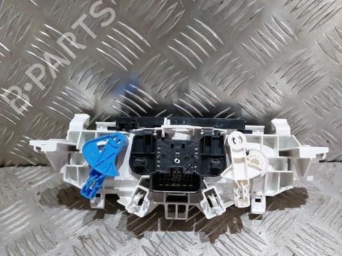 Used Climate control Climate control RENAULT TWINGO II (CN0_) 1.2 16V (CN0K, CN0V, CN0A) (76 hp) 21669140 21669140