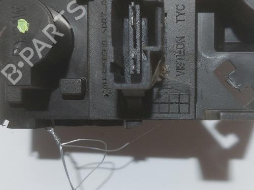 lamp-holder-peugeot-206-2l_-2m_-2009-2010-2011-2012-2013-32212030 main image