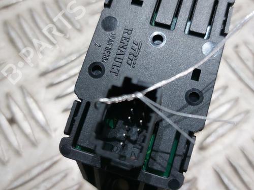 Used Switch Switch RENAULT SCÉNIC III (JZ0/1_) 1.9 dCi (JZ0J, JZ1J, JZ1K, JZ1S) (131 hp) 21505787 21505787