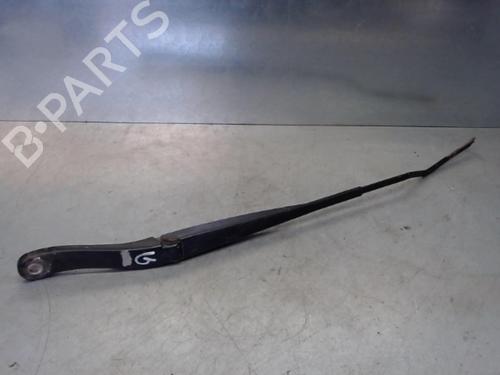 Used Front windshield wiper arm RENAULT CLIO III (BR0/1, CR0/1) 1.5 dCi (C/BR0G, C/BR1G) (68 hp) 29027927