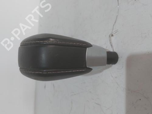 shift-knob-renault-arkana-i-lcm_-ldn_-2019-36249592 main image