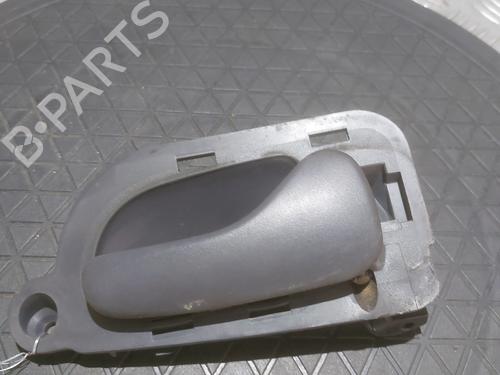 Used Front right interior door handle RENAULT ESPACE III (JE0_) 2.2 12V TD (JE0E, JE0H, JE0P) (113 hp) 25487265