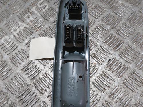 Used Left front window switch Left front window switch RENAULT TWINGO I (C06_) 1.2 16V (C06C, C06D, C06K) (75 hp) 21727521 21727521
