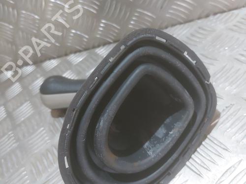 Used Shift knob Shift knob TOYOTA YARIS (_P9_) 1.4 D-4D (NLP90_, NLP90R) (90 hp) 26578765 26578765