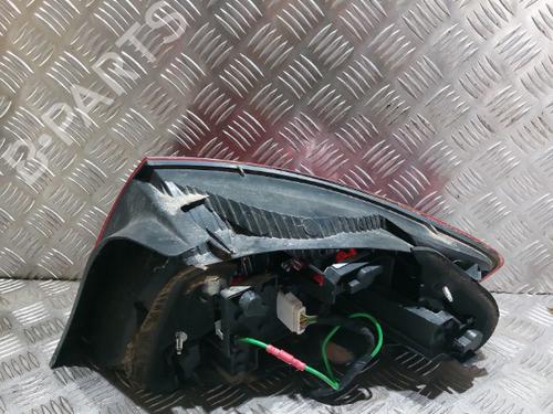 Used Left taillight Left taillight PEUGEOT 407 (6D_) 2.0 HDi 135 (6DRHRH, 6DRHRE, 6DRHRG, 6DRHRJ) (136 hp) 21505502 21505502