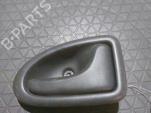 Høyre foran invendig håndtak RENAULT CLIO II (BB_, CB_) 1.2 16V (BB05, BB0W, BB11, BB27, BB2T, BB2U, BB2V, CB05,... (75 hp) 27279068