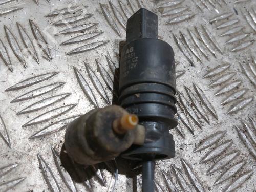 Used Washer pump Washer pump VW POLO IV (9N_, 9A_) 1.2 12V (69 hp) 21509746 21509746